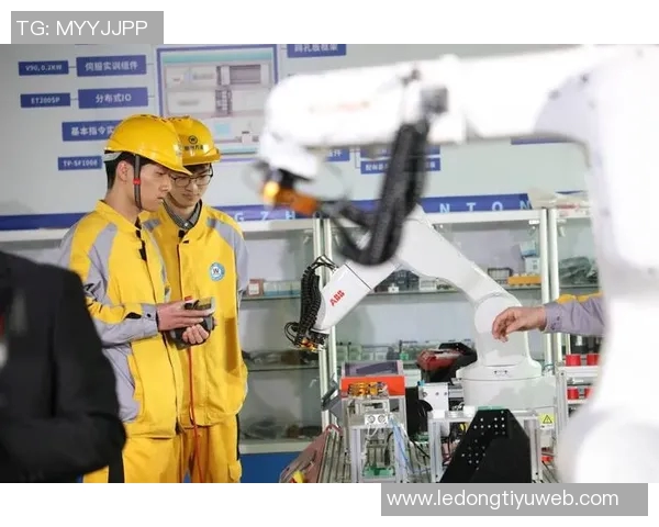 区楚良论中国足球发展路径强调短期与长期目标并重生存为首要任务 区楚良论中国足球发展路径强调短期与长期目标并重生存为首要任务