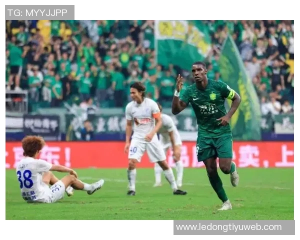 法比奥迎来联赛第27球完成帽子戏法国安4-1领先梅州展现强大实力 法比奥迎来联赛第27球完成帽子戏法国安4-1领先梅州展现强大实力