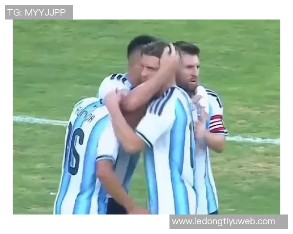 梅西破门后与弗雷默契配合传球助攻展现团队精神 梅西破门后与弗雷默契配合传球助攻展现团队精神