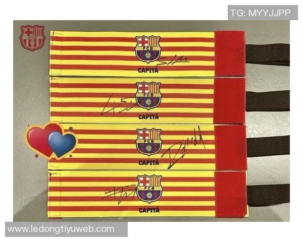 罗贝托与阿尔巴合影留念感慨岁月流逝祝福未来一切顺利