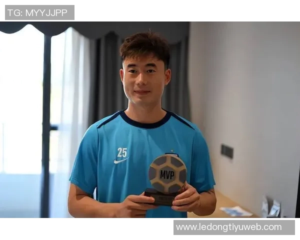 武汉三镇应全力以赴续约邓涵文以增强球队竞争力