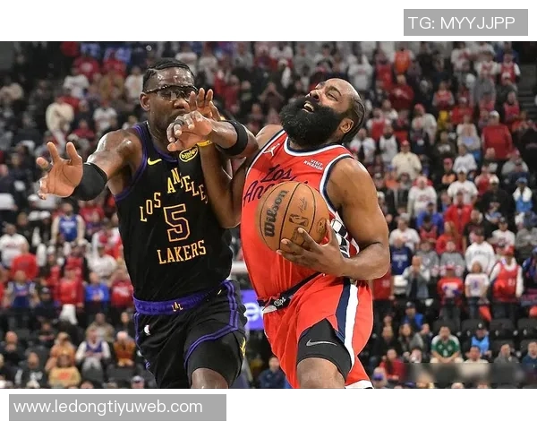 卢指导强调哈登比尔小卡祖巴茨首发组合需寻找最佳化学反应