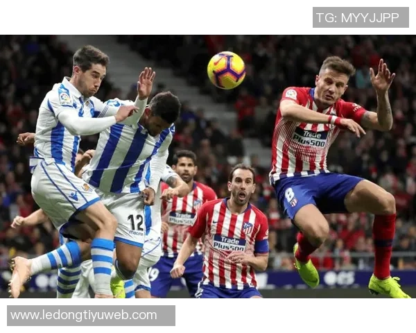 马竞在主场迎战马洛卡2-0领先大卫洛佩斯不慎乌龙助攻 马竞在主场迎战马洛卡2-0领先大卫洛佩斯不慎乌龙助攻